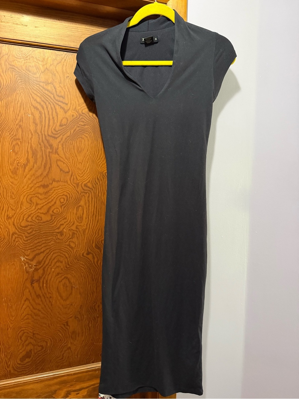 Joe & Elle Black Cap-Sleeve V-Neck Midi Dress